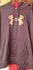 Under armour realtree camo hoodie